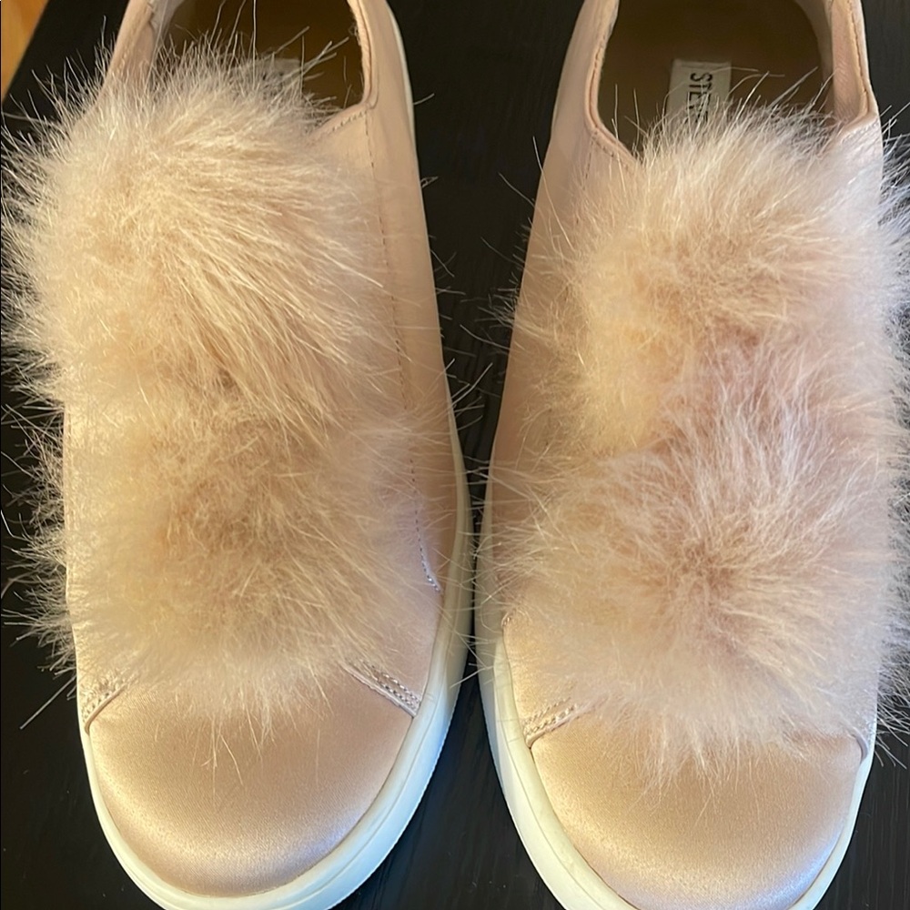 Steve‎ Madden Women's Pompom Bryanne Platform Slip-On Sneakers Size 9 - Picture 4 of 15